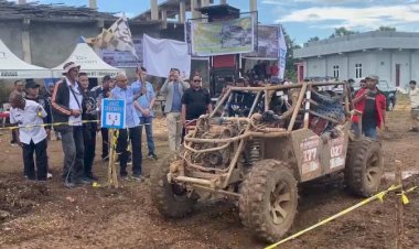 IMI-Gelar-Off-Road-Competition-di-Kabupaten-Kupang,-Polres-Kupang-Amankan-Jalannya-Kegiatan