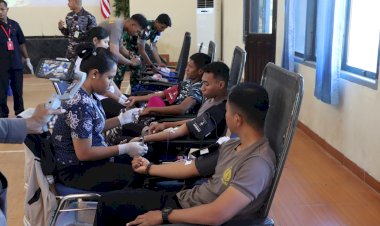 Semarak-HUT-ke-69-Penerbangan-TNI-AL,-Polres-Kupang-Ikut-Sukseskan-Donor-Darah-Serentak-se-Indonesia
