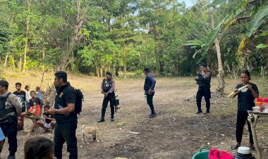 RESMOB-POLRES-KUPANG-GAGALKAN-PERJUDIAN-SABUNG-AYAM-DI-DESA-OEBELO