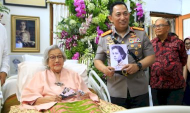 Kapolri-Hadiri-Perayaan-Ulang-Tahun-ke-100-Ny.-Meriyati-Hoegeng,-Simbol-Kesetiaan-dan-Keteladanan