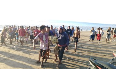 Polsek-Amfoang-Utara-Evakuasi-Mayat-Warga-Diduga-Terseret-Arus-Laut-di-Pantai-Taenane