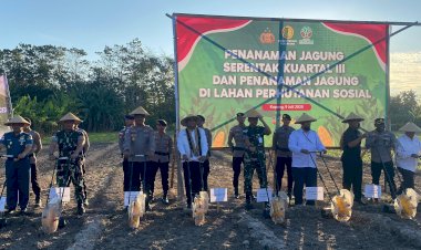 Dukung-Swasembada-Pangan-Nasional,-Polda-NTT-dan-Kelompok-Tani-Kopdale-Tanam-Jagung-Serentak-di-Kupang-Timur