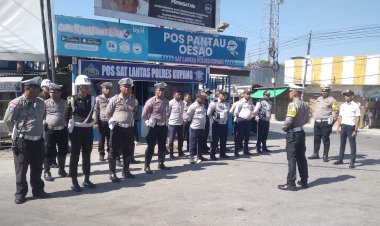 Satgas-Operasi-Patuh-Turangga-2025-Polres-Kupang-Gelar-Penertiban-Kendaraan-Parkir-Liar-di-Oesao