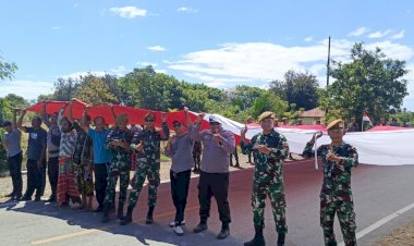 Meriah!-2025-Bendera-Merah-Putih-Ditancapkan-Sepanjang-Jalan-Perbatasan-RI-RDTL-di-Amfoang-Timur