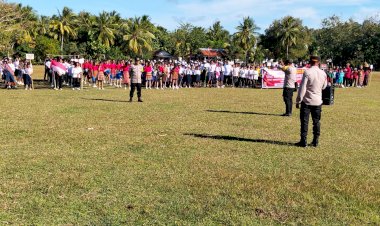 Polsek-Amarasi-Timur-Amankan-Karnaval-Tingkat-Sekolah-Peringatan-HUT-ke-80-RI