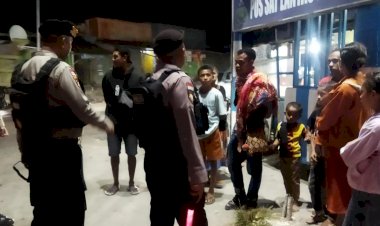 Tekan-Kriminalitas,-Polres-Kupang-Sosialisasi-Call-Center-110-Saat-Patroli-Malam
