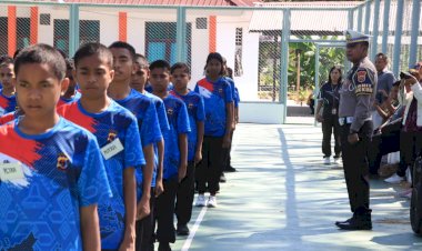 Polres-Kupang-Latih-PBB-Siswa-SRMP-19-Kupang-di-Sentra-Efata-Naibonat