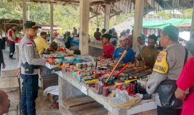 Patroli-Kamtibmas,-Kapolsek-Amarasi-Timur-Tegaskan-Larangan-Miras-dan-Judi-di-Amarasi-Timur