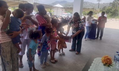 Rayakan-HUT-ke-75,-IDI-Kupang-Gelar-Baksos-di-Amfoang-Utara-–-Polsek-Amfoang-Utara--Pastikan-Situasi-Aman-dan-Kondusif