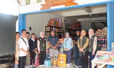 Polda-NTT-Cek-Harga-Beras-di-Pasar-Oesao-dan-Pasar-Modern,-Reskrimsus-Bersama-Bapanas-dan-Bulog-Pastikan-Stabilitas-Pangan