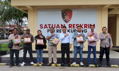Kapolres-Kupang-Tebar-Kasih-Natal,-Apresiasi-Jurnalis-sebagai-Mitra-Kontrol