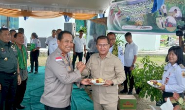Disambut-Hangat-Bupati-Kupang,-Kapolda-NTT-Hadiri-Pengumuman-Swasembada-Pangan-Indonesia-2025
