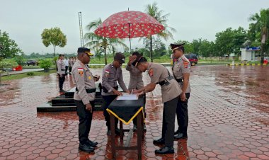 Dua-Kapolsek-di-Polres-Kupang-Berganti,-Kapolres-Pimpin-Upacara-Sertijab