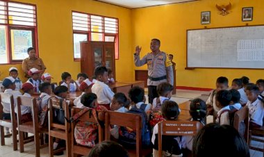 Cegah-Kenakalan-Remaja-Sejak-Dini,-Kapolsek-Sulamu-Sambangi-SMP-Negeri-4-Sulamu