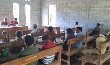 Bhabinkamtibmas-Polsek-Amfoang-Utara-Fasilitasi-Mediasi-Sengketa-Hutang-Piutang-di-Desa-Afoan