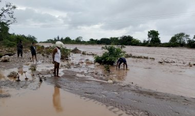 Debit-Air-Sungai-Oehani-Meningkat,-Polsek-Amfoang-Utara-Lakukan-Pemantauan-dan-Himbauan-Kamtibmas