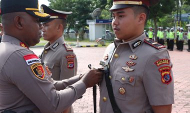 Kapolres-Kupang-Pimpin-Sertijab-Kapolsek,-Tekankan-Berpikir-General-dan-Tuntaskan-Kasus