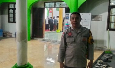 Polri-Hadir-untuk-Umat,-Bhabinkamtibmas-Kupang-Timur-Amankan-Sholat-Warga