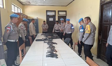 Pastikan-Personel-Taat-SOP,-Tim-Propam-Polda-NTT-dan-Polres-Kupang-Gelar-Pemeriksaan-Senpi