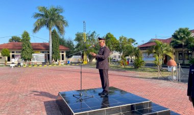 Pimpin-Upacara-Hari-Lahir-Pancasila,-Waka-Polres-Kupang-Ajak-Personel-Lawan-Intoleransi-dan-Radikalisme