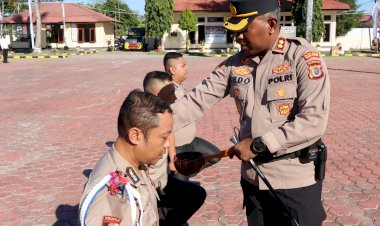 Pimpin-Upacara-Kenaikan-Pangkat,-Kapolres-Kupang:-Ubah-Cara-Berpikir-dan-alur-Berpikir