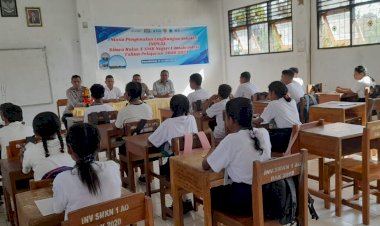Polres-Kupang-Edukasi-Bahaya-Narkoba-bagi-Siswa-Baru-SMKN-1-Amabi-Oefeto