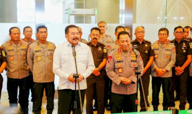 Kapolri-Perkuat-Soliditas-TNI-Polri-Lewat-Silaturahmi-dengan-Panglima-TNI-di-Mabes-TNI