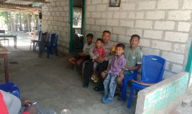 Bhabinkamtibmas-Oelomin-Intensifkan-Sambang,-Ingatkan-Warga-Cegah-Kekerasan-terhadap-Anak-dan-Perempuan