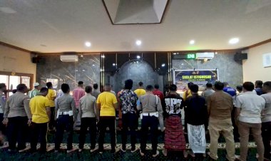 Doakan-Korban-Gempa-Flores,-Polres-Kupang-Gelar-Sholat-Istighosah-di-Masjid-Asy-Syamsi