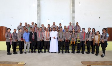 Cara-Unik-Polres-Kupang-Rawat-Kamtibmas,-Satukan-Polisi-Lintas-Iman-Lewat-Paduan-Suara-dan-Budaya-Lokal