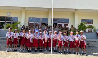 Sinergi-Kepolisian-dan-Pendidikan,-Ditpamobvit-Polda-NTT-Beri-Penyuluhan-Karakter-dan-Keamanan-di-SDK-Sta.-Maria-Assumpta-Kupang