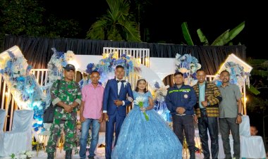 Kolaborasi-Bhabinkamtibmas-dan-Babinsa-Amankan-Resepsi-Pernikahan-Warga-Desa-Poto