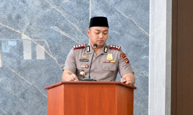 Kapolres-Kupang-AKBP-Adhitya-Octorio-Putra,-S.I.K-Jadikan-HP-Untuk-Dakwah,-Bukan-Fitnah.