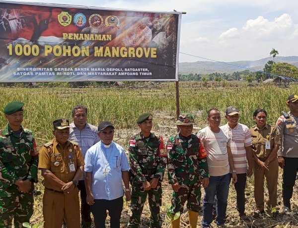 Polsek Amfoang Timur bersinergi dengan TNI dan Masyarakat sukseskan Penanaman 1200 Anakan Mangrove