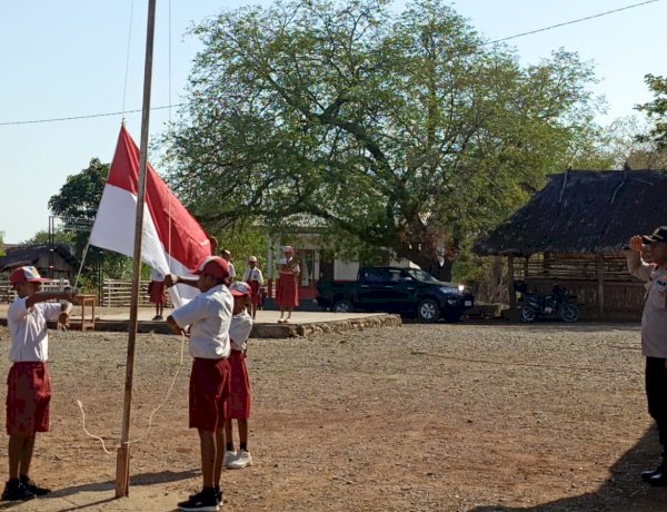 Polsek Amfoang Timur Gelar Upacara Peringati Hari Sumpah Pemuda ke-97 di SDN 2 Tataum