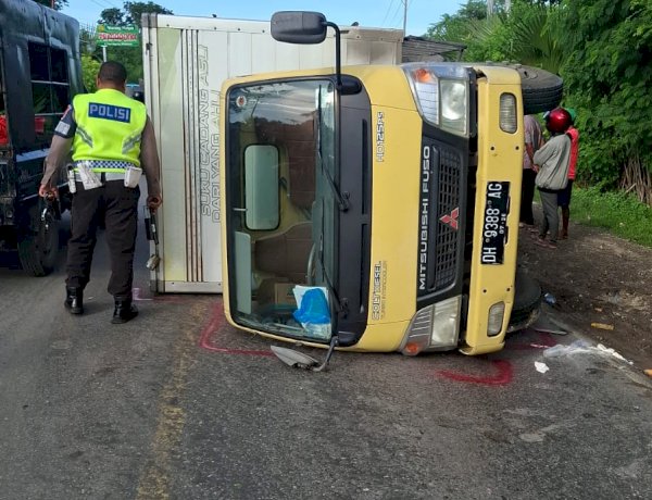 Gerak Cepat Satlantas Polres Kupang Olah TKP Kecelakaan Beruntun di Jalan Timor Raya Naibonat