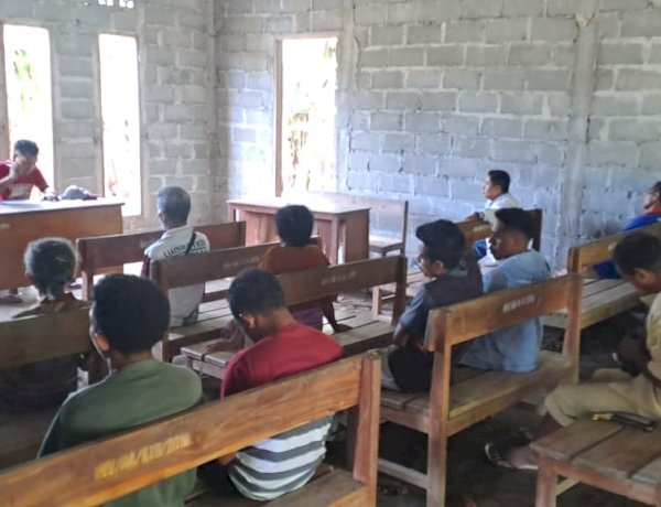 Bhabinkamtibmas Polsek Amfoang Utara Fasilitasi Mediasi Sengketa Hutang Piutang di Desa Afoan