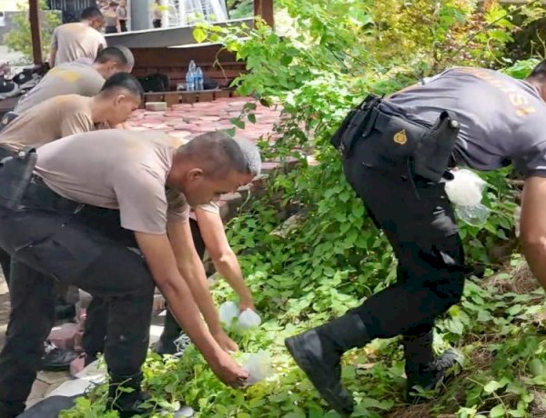 Dukung Arahan Presiden, Polda NTT Gelar Aksi Bersih Sampah di Mako