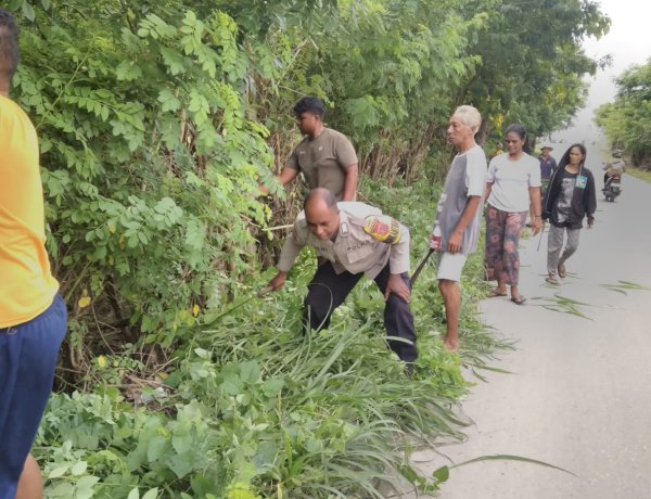 Bhabinkamtibmas Polsek Kupang Barat Gelar Jumat Bersih dan Sampaikan Imbauan Kamtibmas di Desa Sumlili
