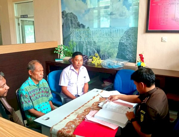 Polsek Fatuleu Limpahkan Tersangka KM ke Kejari Kabupaten Kupang