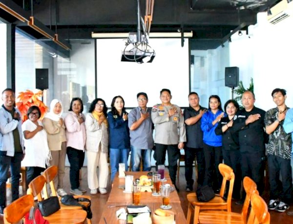 Perisai Demokrasi di Era Digital : Kabid Humas Polda NTT Soroti Perlindungan Jurnalis dari Teror Siber
