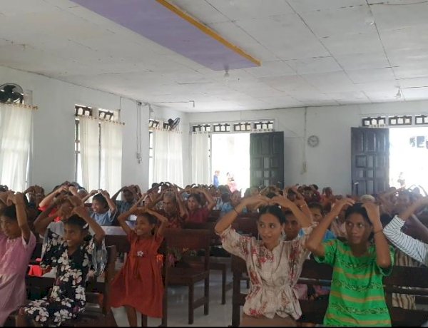 Ratusan Jemaat GMIT Hosana Oepoli Ikuti Terapi USEFT, Wujud Polri Humanis di Hari Bhayangkara ke-80