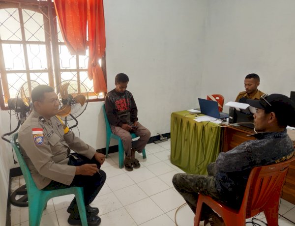 Jamin Desa Binaan Tetap Aman, Bhabinkamtibmas Pantau Proses Pendaftaran Bakal Calon Kades Sillu