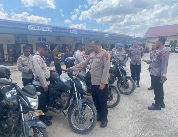 Pastikan  Layak Pakai dan Tidak Beresiko, Kapolres Kupang Gelar Pemeriksaan  semua Kendaraan Dinas Tanpa Kecuali