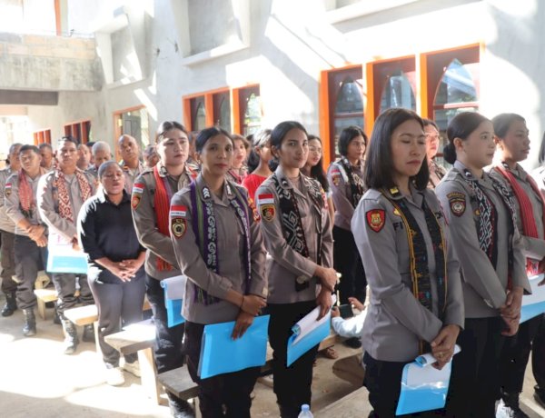 Sangat Memukau, Paduan Suara Oikumene Polres Kupang Isi Perayaan Ekaristi di Stasi Bakait
