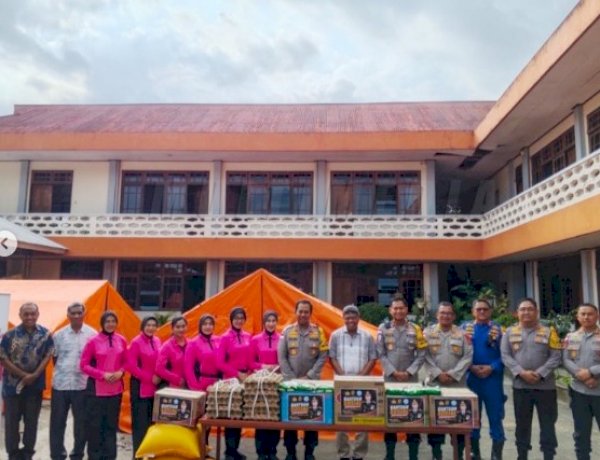 Sambangi Keuskupan Agung Ende, Kapolda NTT Bawa Bantuan Rp100 Juta untuk Pemulihan Gereja Pascagempa