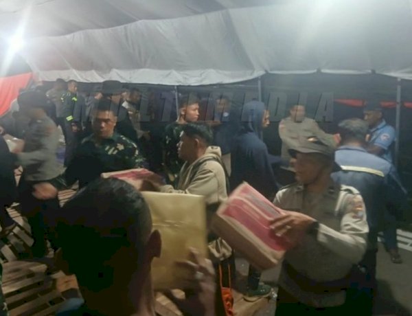 16 Ton Bantuan Gempa Flores Tiba di Maumere, Polri Kawal hingga Siap Didistribusikan