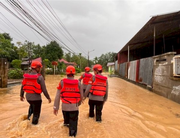 Pemerintah Bergerak Cepat Tangani Banjir Kota Padang