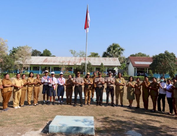 Pimpin Upacara di SMPN 3 Kupang Timur, Kabagops Polres Kupang Tekankan Pentingnya Kamtibmas
