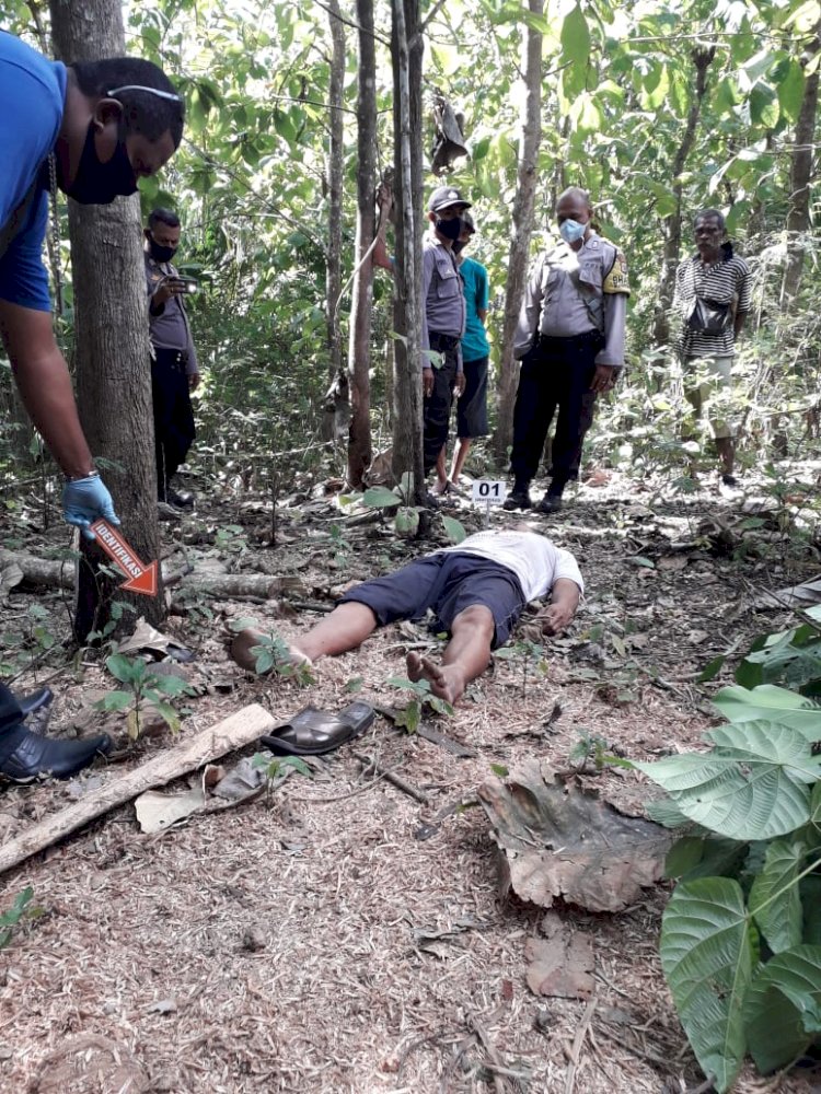 Polisi amankan lokasi penemuan mayat di Kelurahan Nonbes